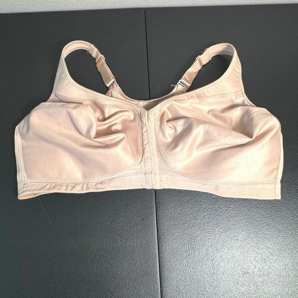Glamorise MagicLift Wirefree Posture Front Closure Full Coverage‎ Bra Beige 44DD