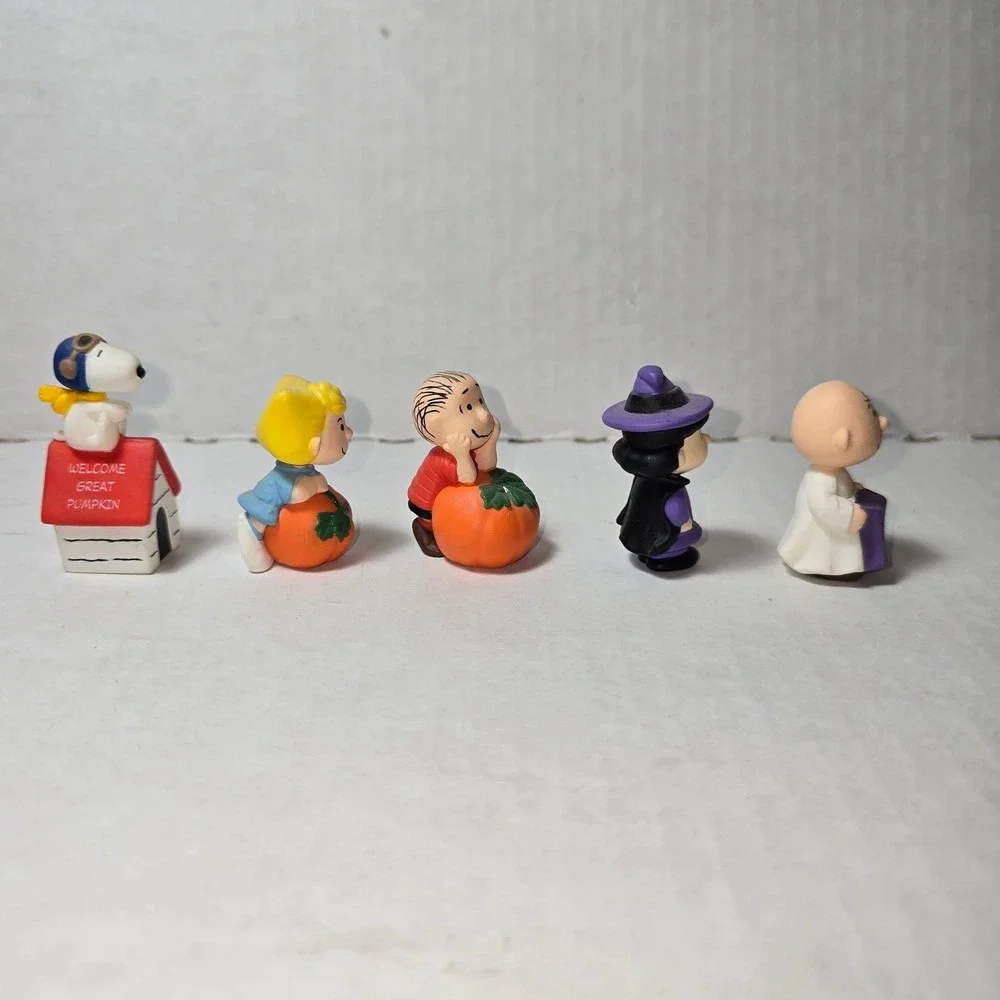 Hallmark peanuts pumpkin