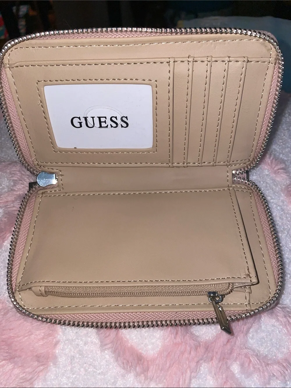 Guess zip around