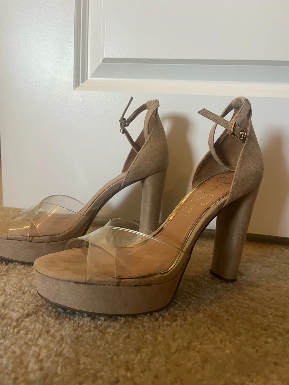 Jessica Simpson stylish tan