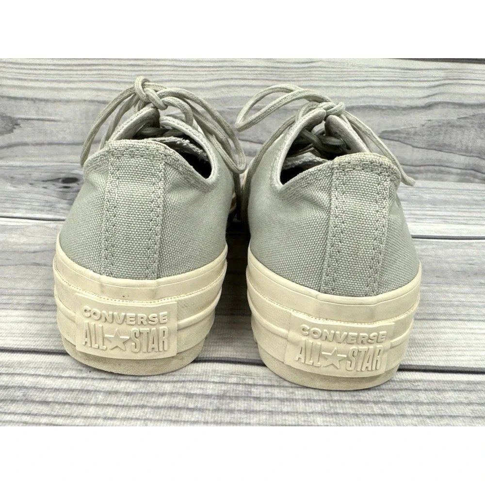 Converse women chuck