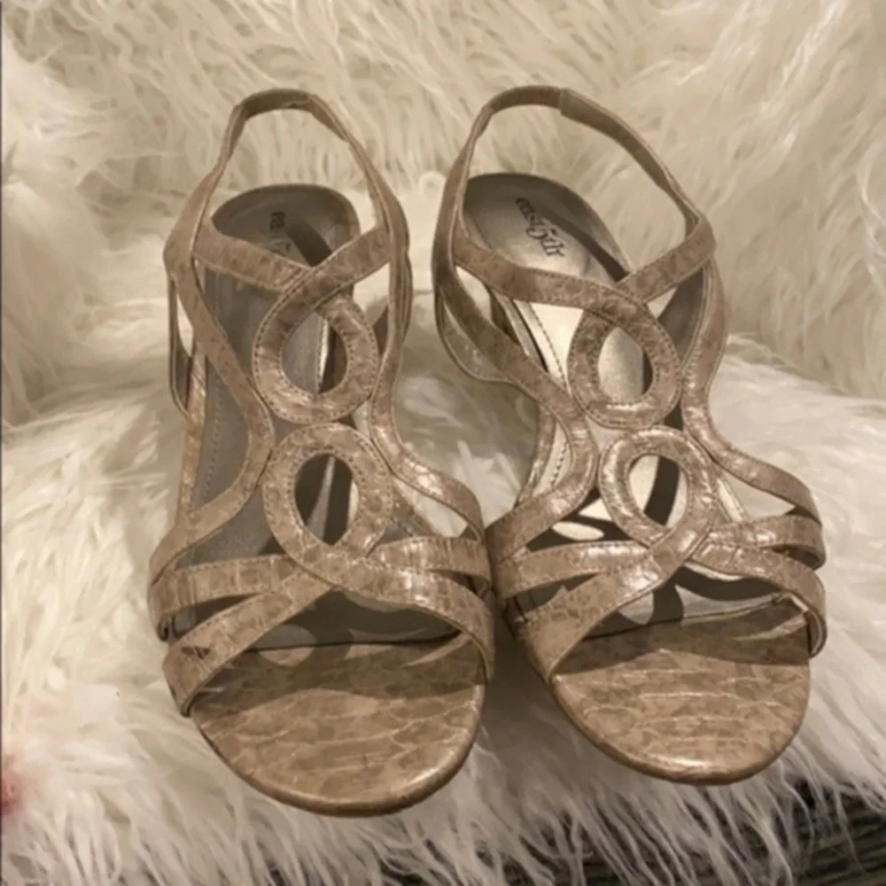 Snake pattern heel sandal