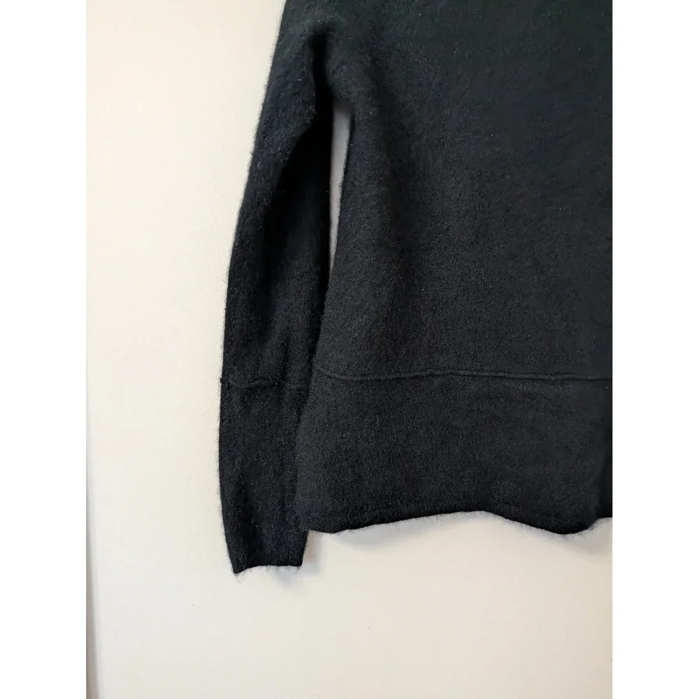 Vince black neck