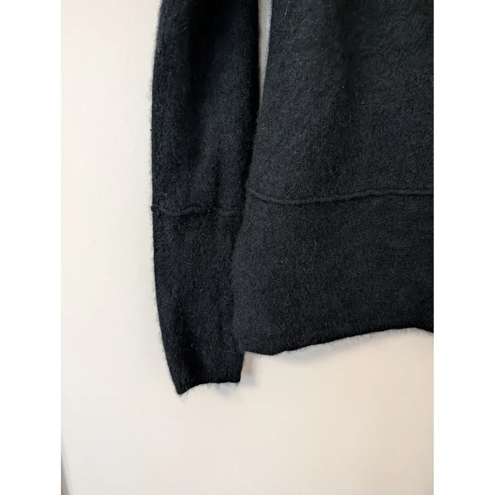 Vince black neck