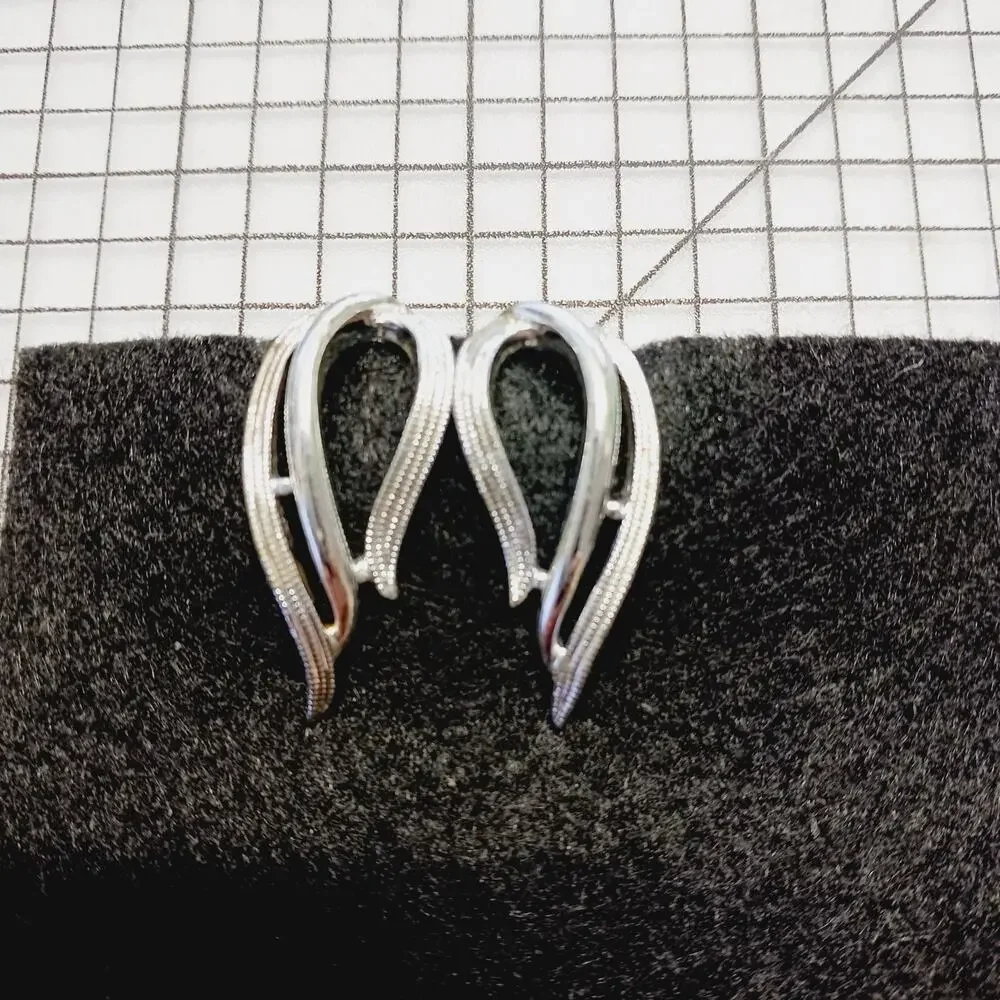Earrings Clip VTG Sarah Coventry Pat Pend Silver Tone Leaf Leaves Mid Century