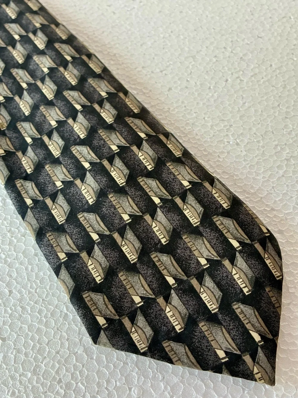 Dockers Khakis 100% Silk Made in Italy Geometric Black and Gray Men's Tie