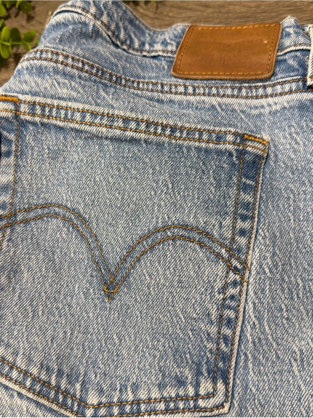 Levi's Premium Wedgie Straight Button Fly Medium Wash High Rise Jeans Size 31