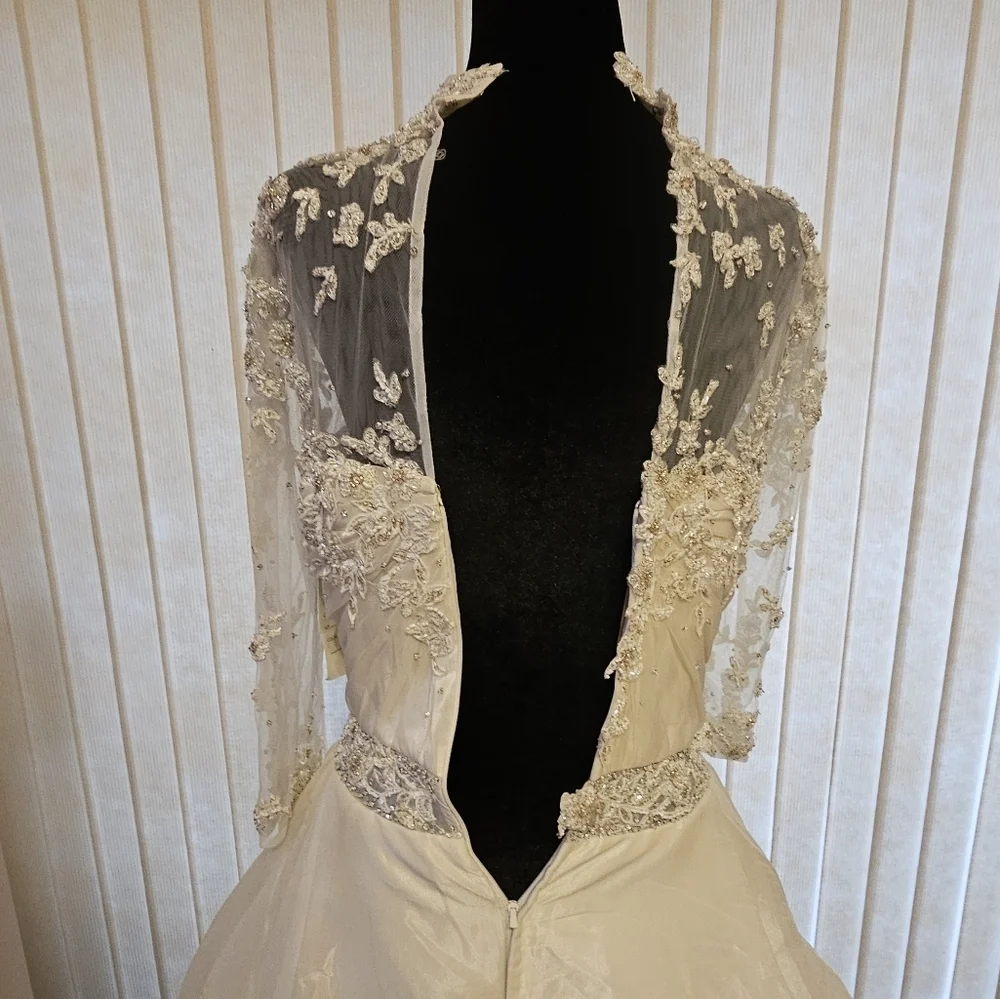Stephen Yearick stunning ivory