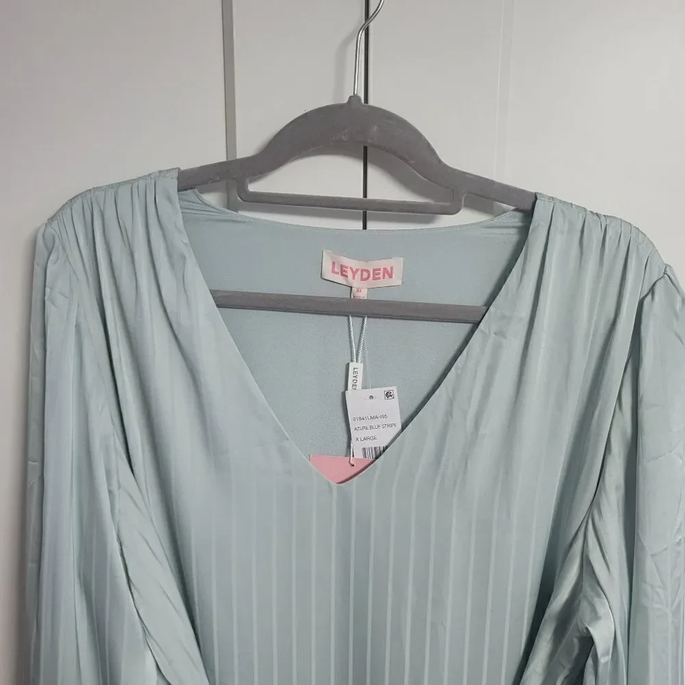 Leyden blue sleeve