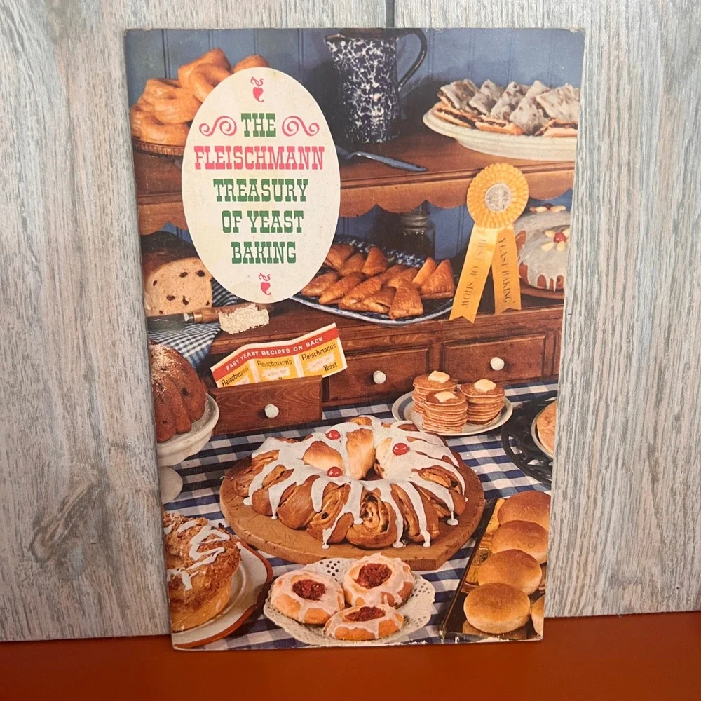 Vintage 1963 Fleischmann Treasury of Yeast Baking Cookbook Bread Recipes Retro