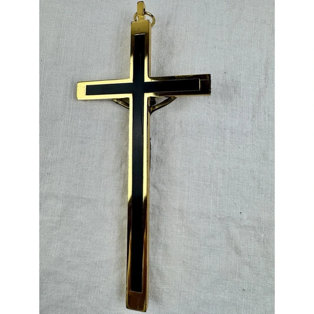 N/A vintage crucifix