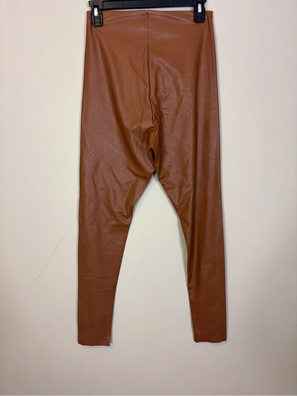 Commando sleek faux