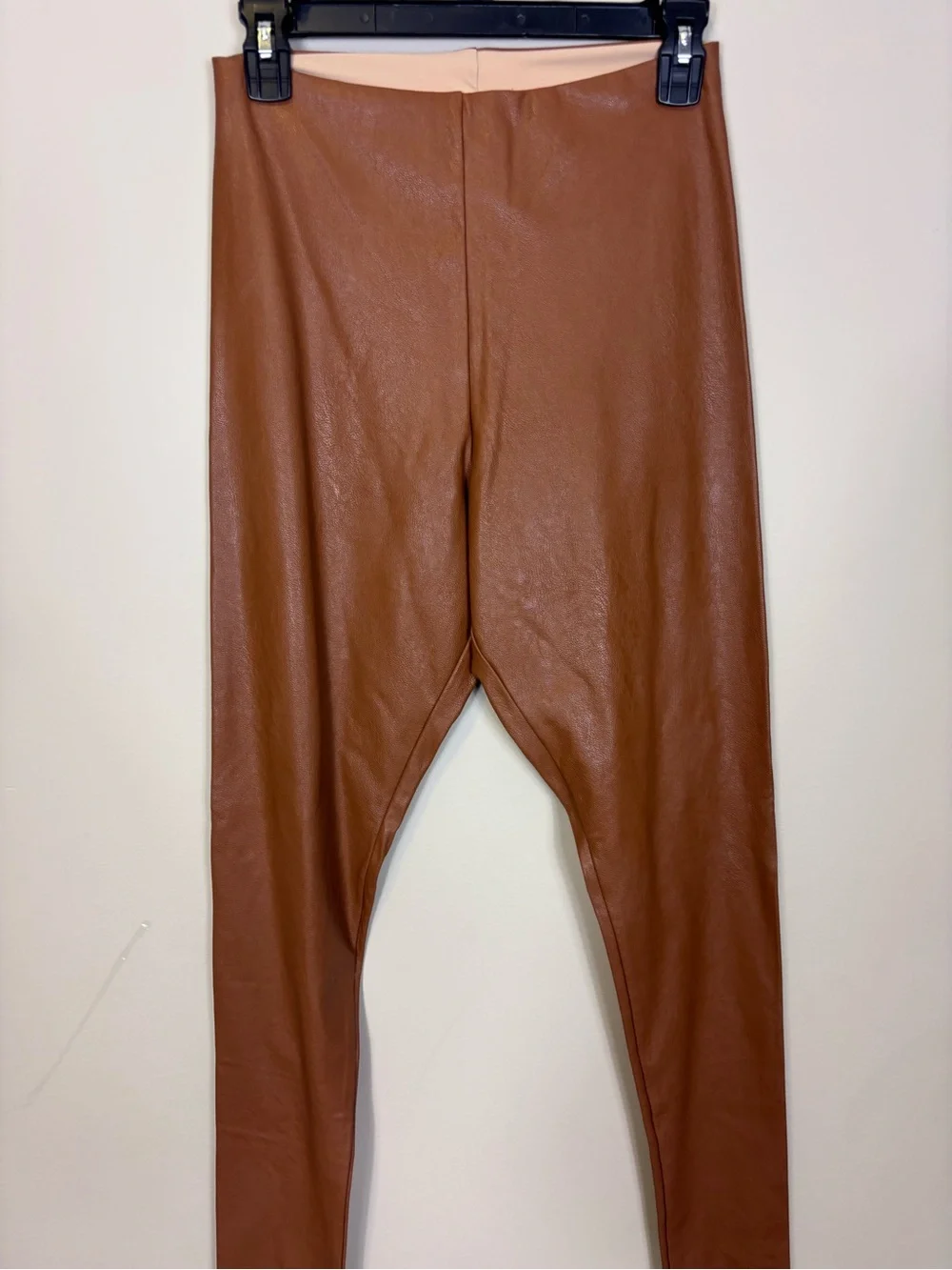 Commando sleek faux