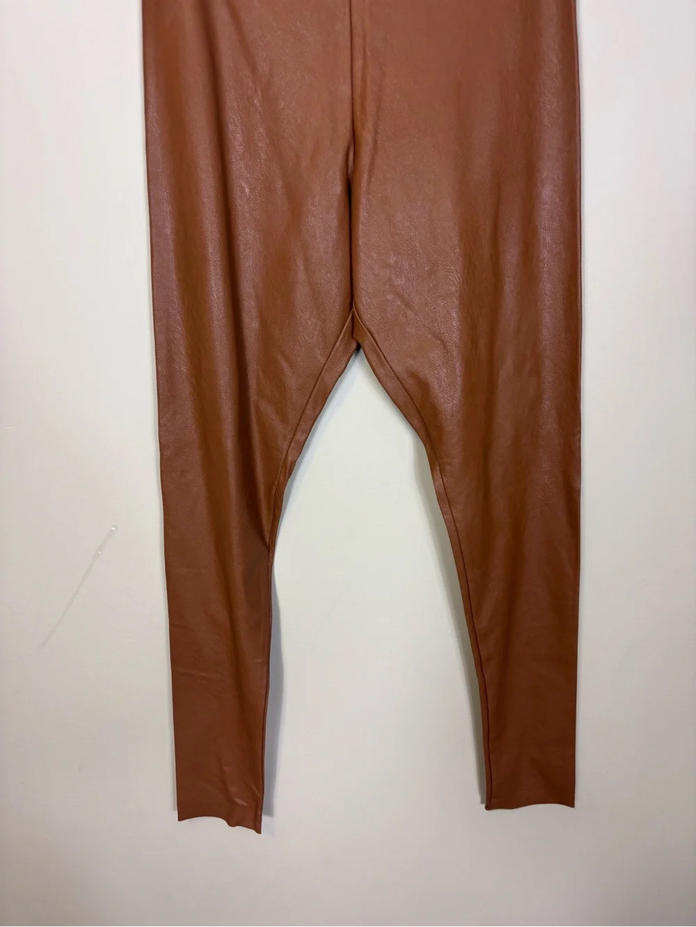 Commando sleek faux