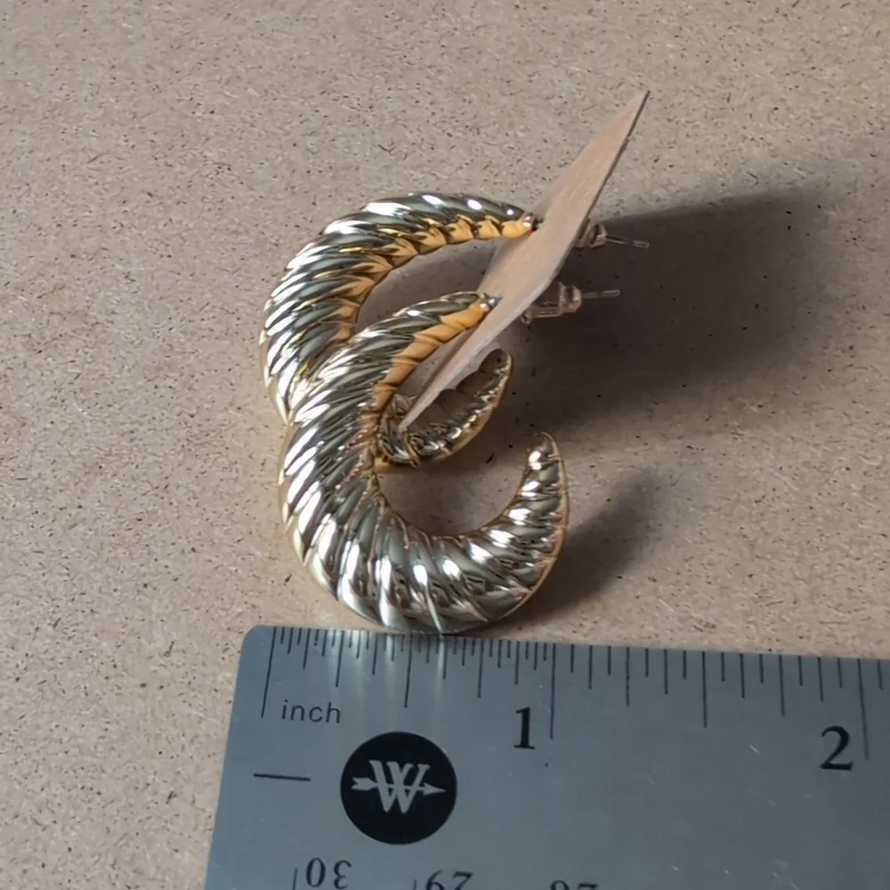 N/A these gold