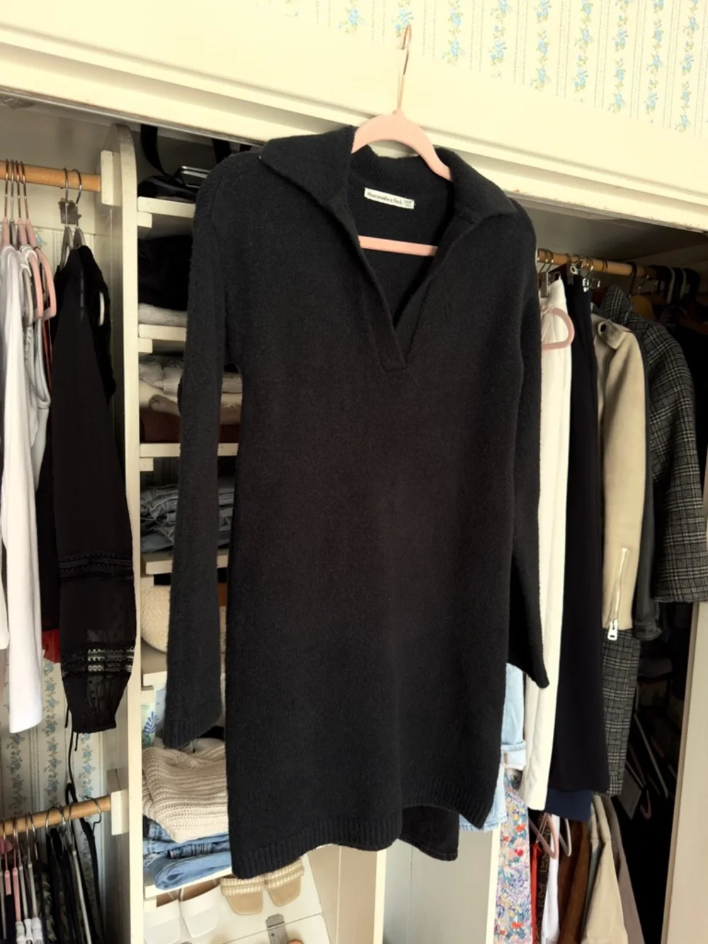 Abercrombie & Fitch black thick