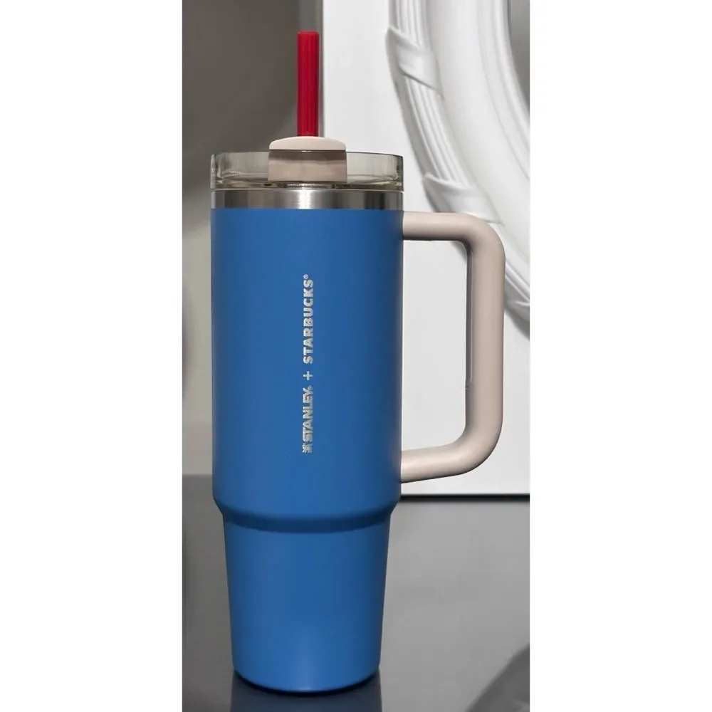 Stanley x Starbucks 2024 Taiwan Christmas Exclusive 30oz Tumbler- CARNIVAL‎ BLUE