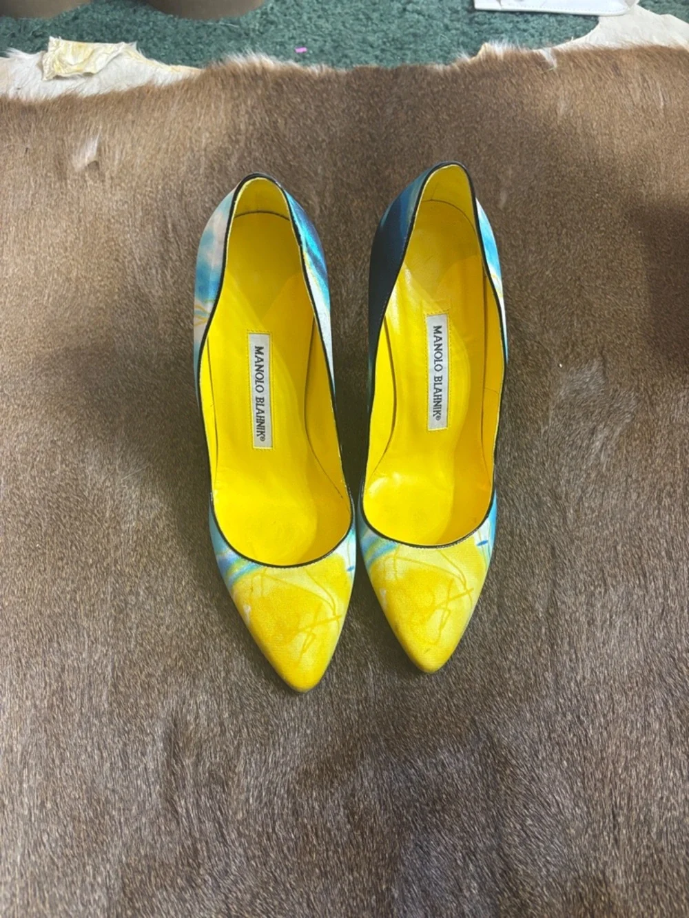 Manolo Blahnik reposhing this
