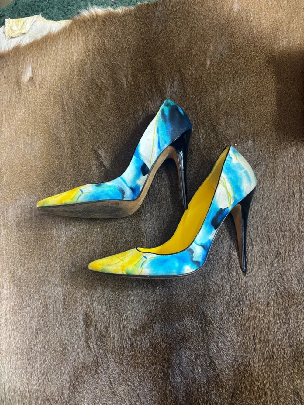 Manolo Blahnik reposhing this