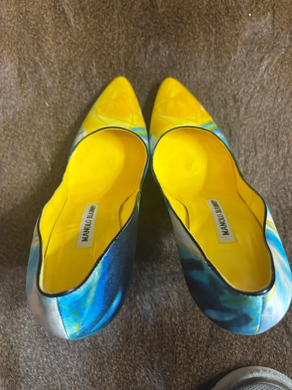 Manolo Blahnik reposhing this