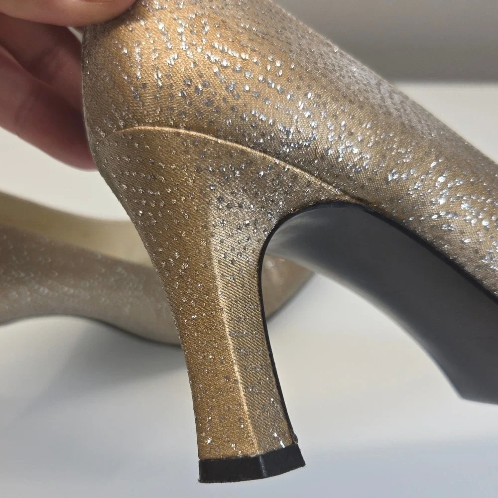 Stuart Weitzman classic timeless