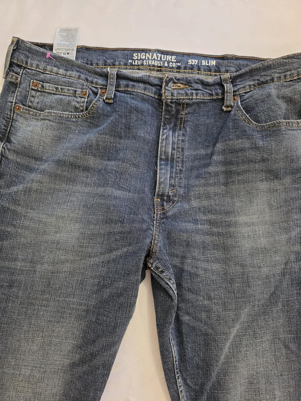 Levis signature by
