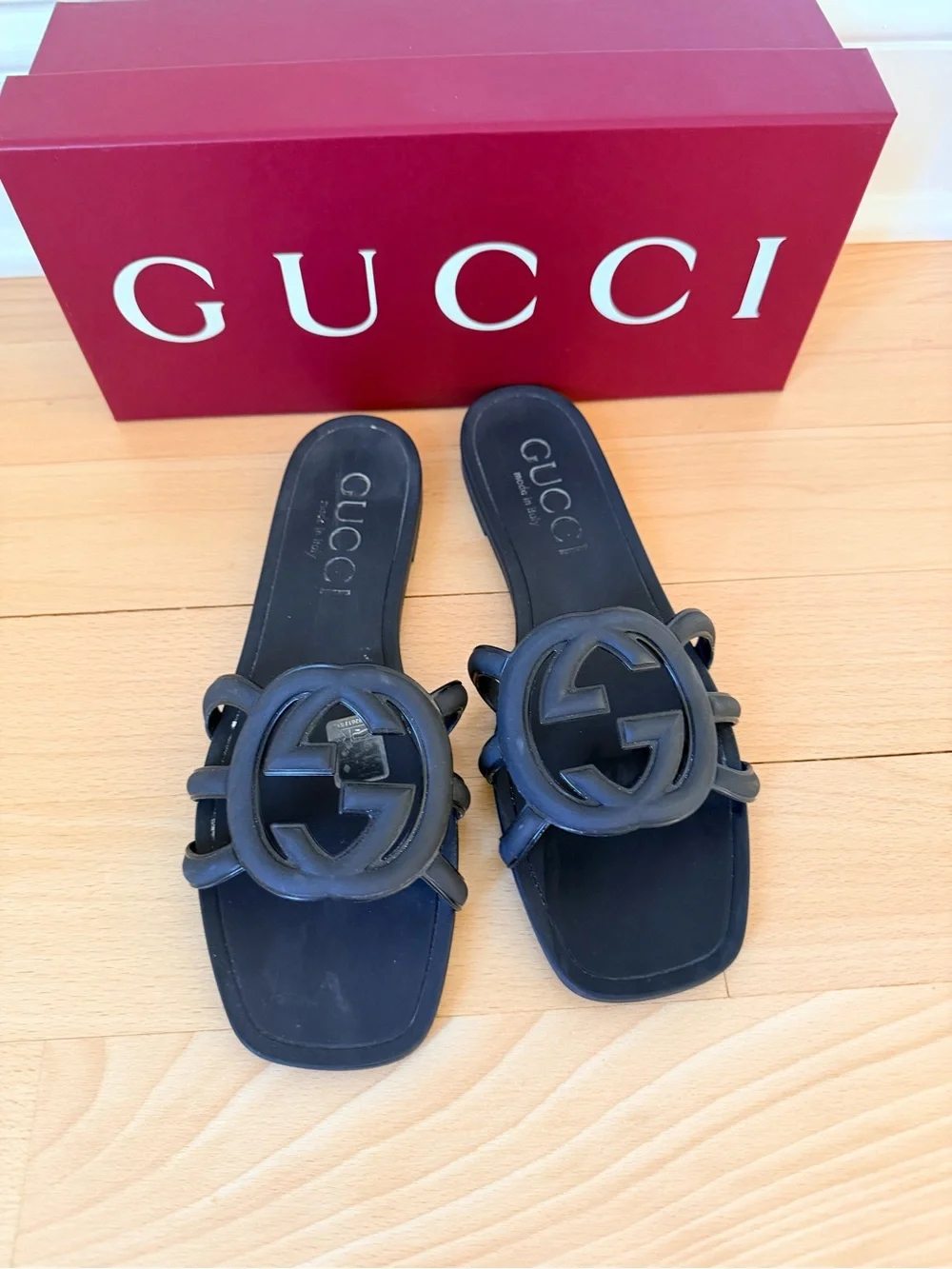 Gucci authentic shoe