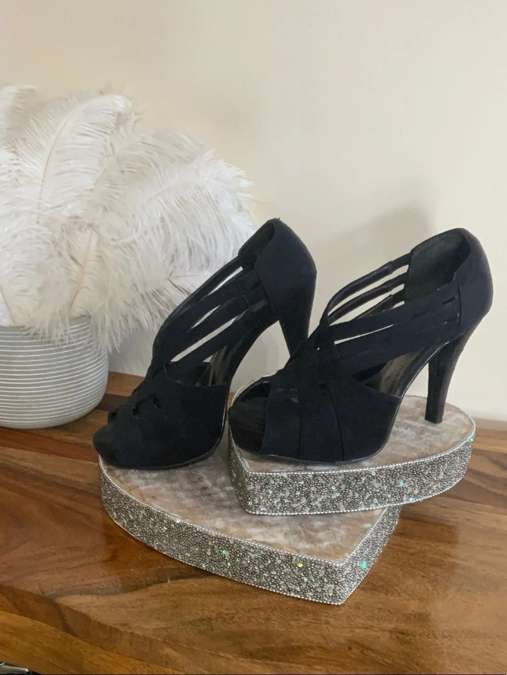 Simply Vera Vera Wang Black Strappy Peep-Toe Heels