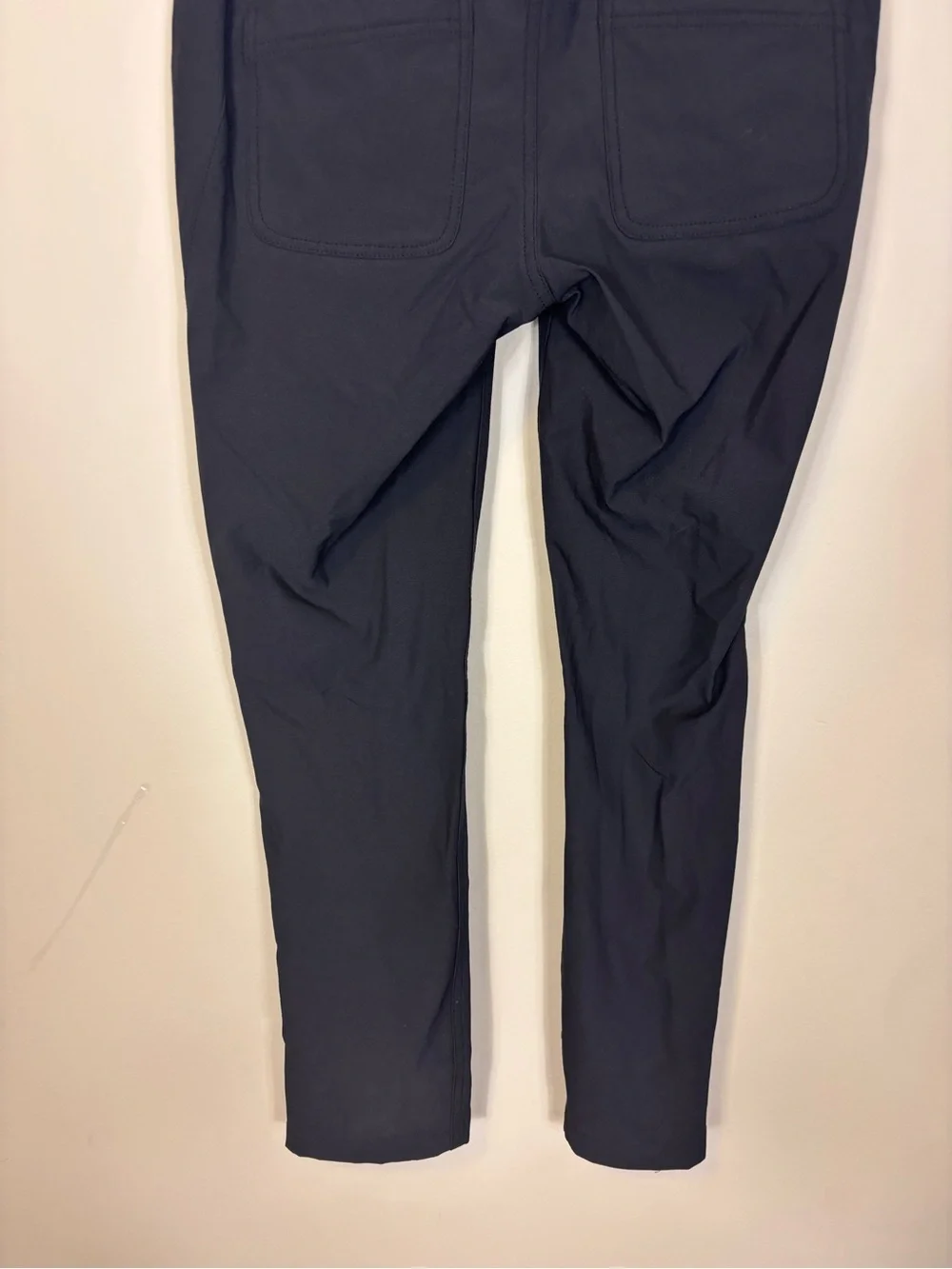 Athleta Black Zip-Detail Pockets and Bottom Performance Pants Women’s 4