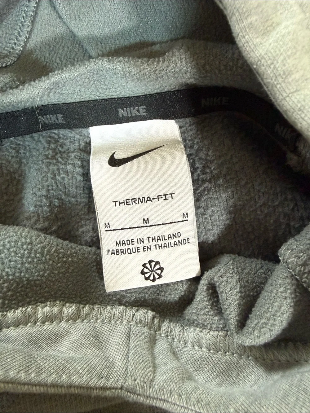 Nike Therma-Fit Men’s Gray Pullover Hoodie Neon Zip Pockets Sweatshirt Size M