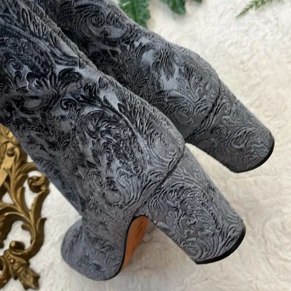 Marc Fisher worn handful