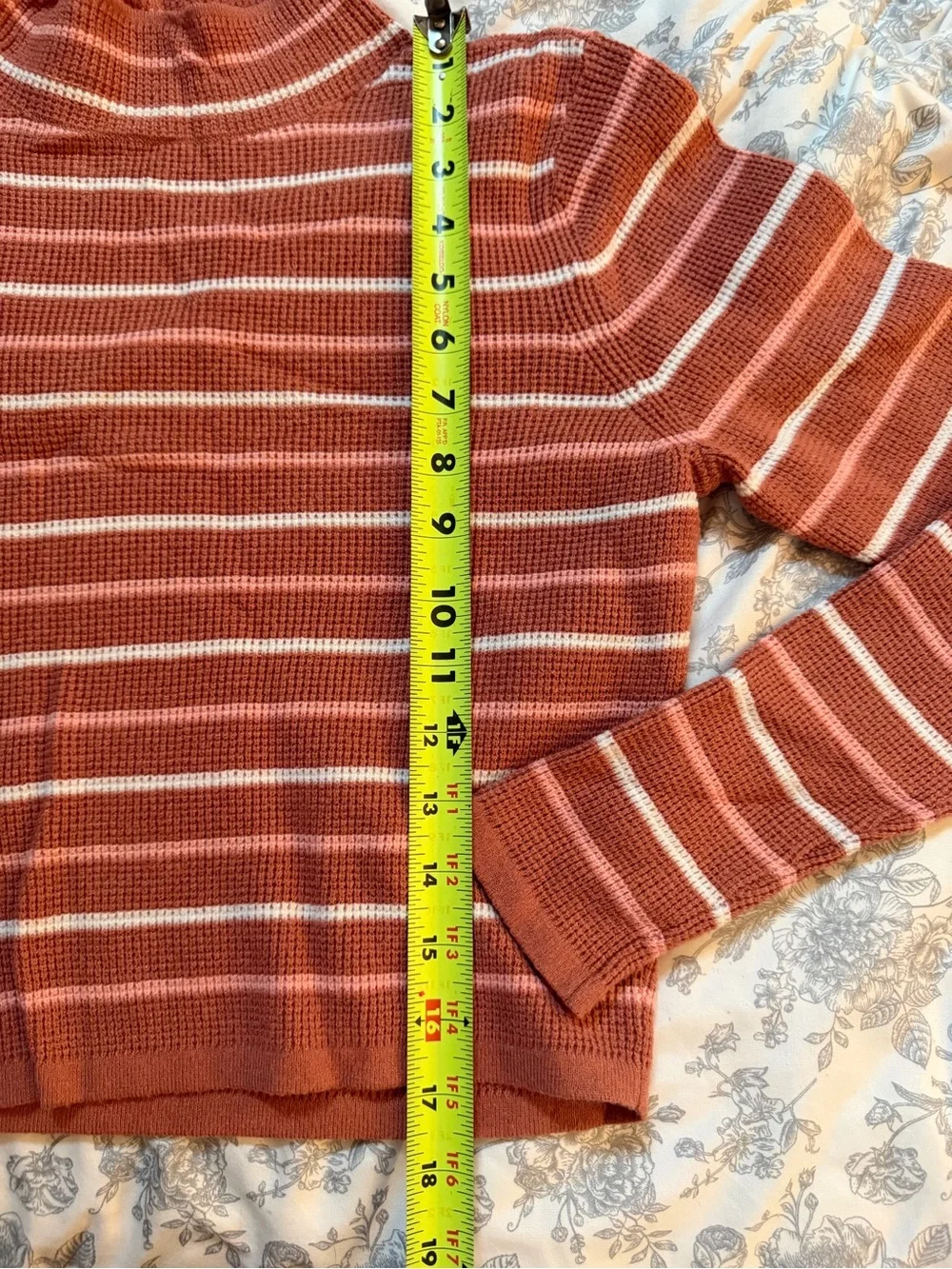 RVCA preowned cropped