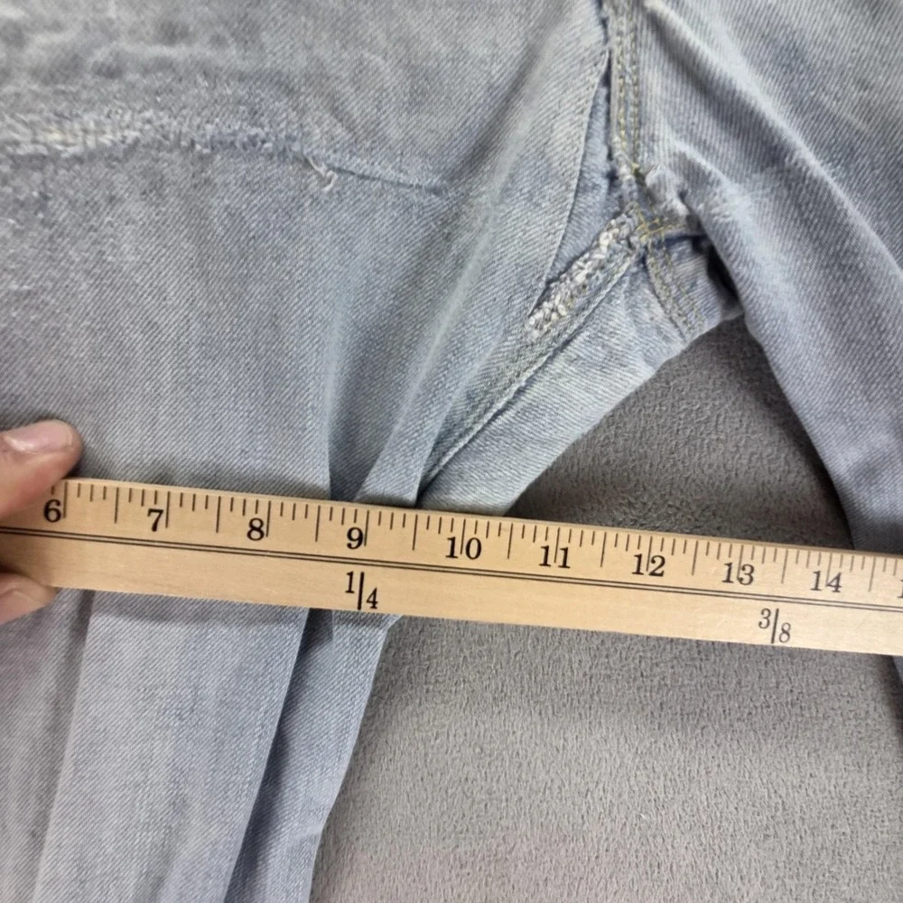 Levis 11759 important
