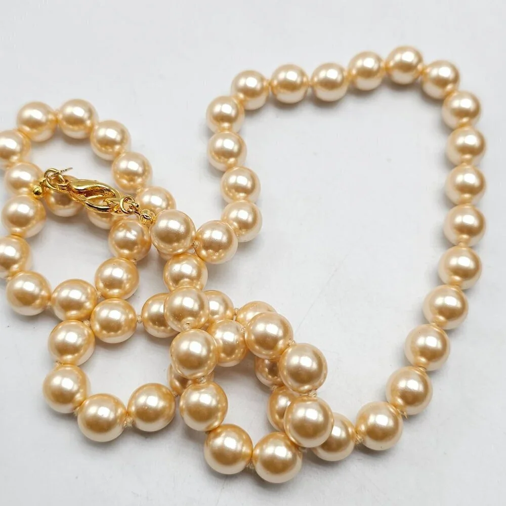Joan Rivers clasp addition era