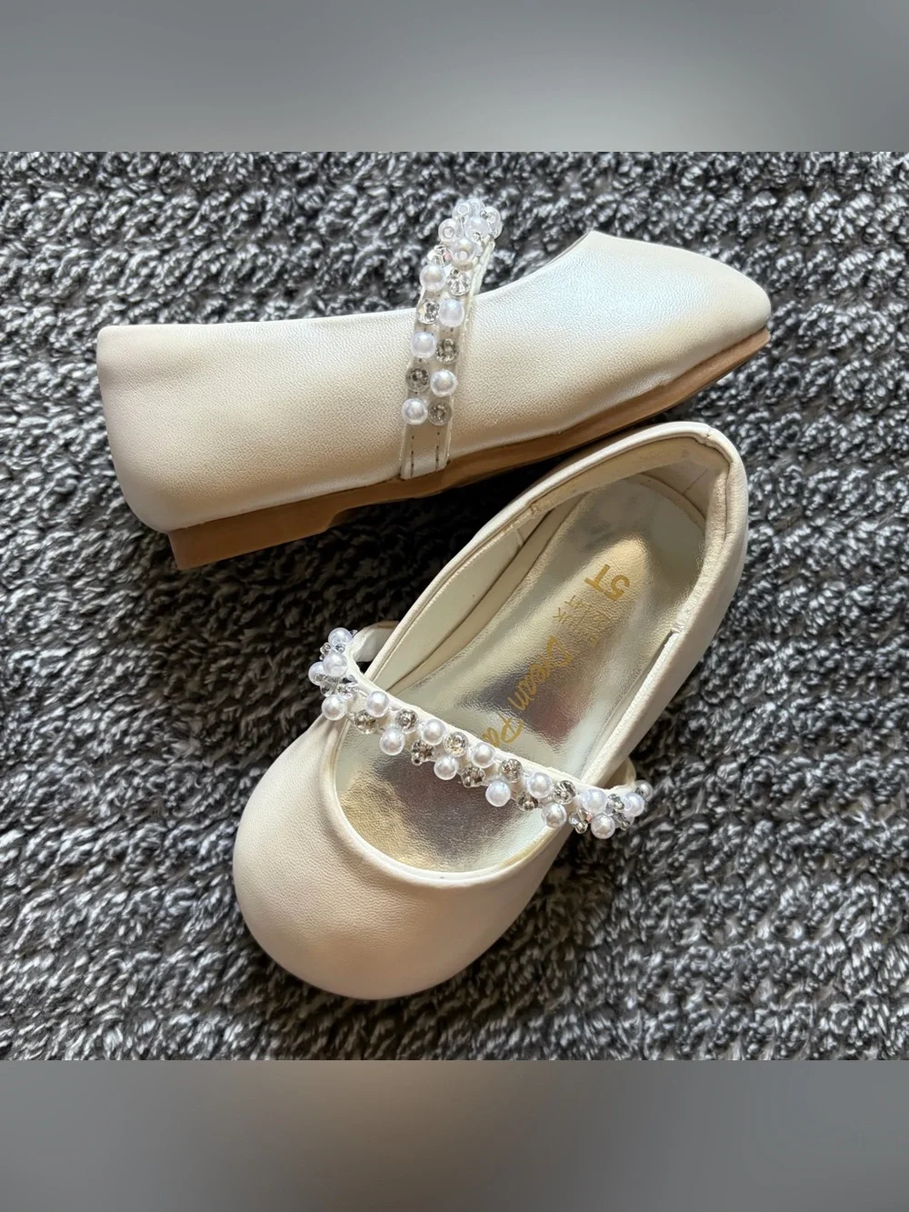 Dream Pairs brand dream