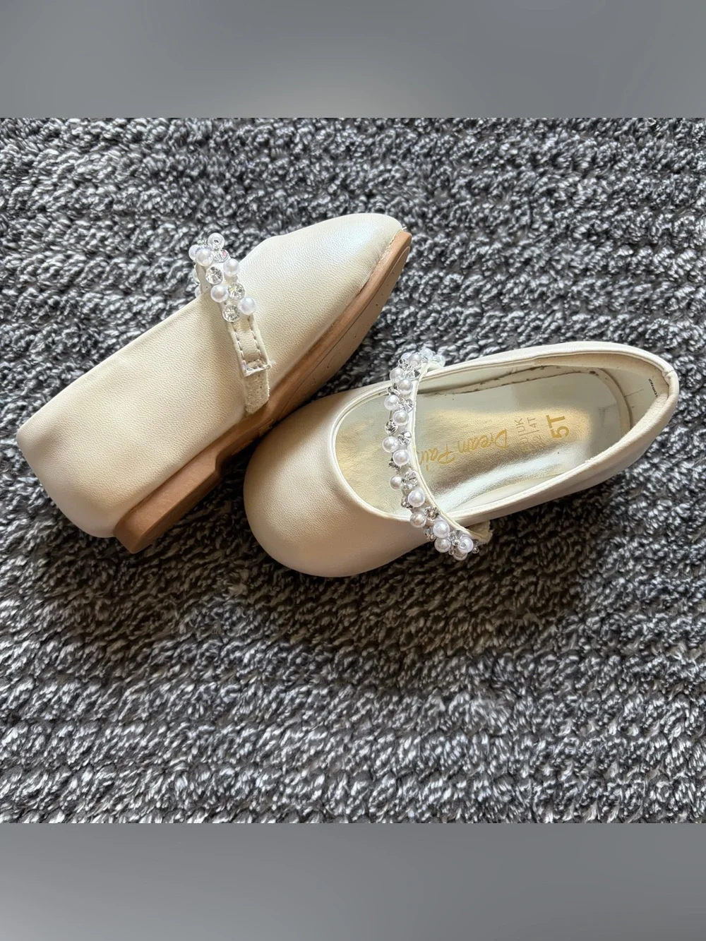 Dream Pairs brand dream