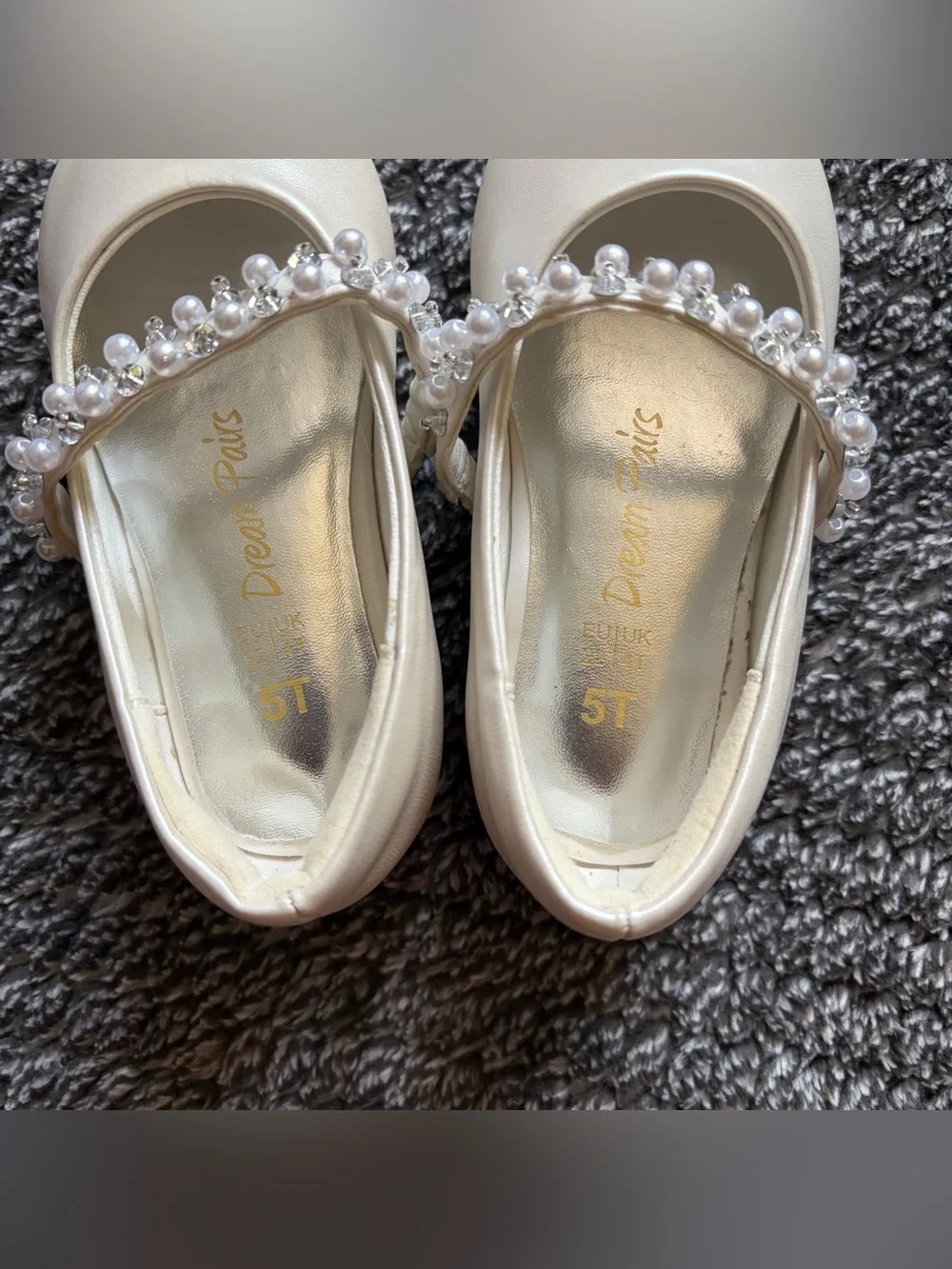 Dream Pairs brand dream