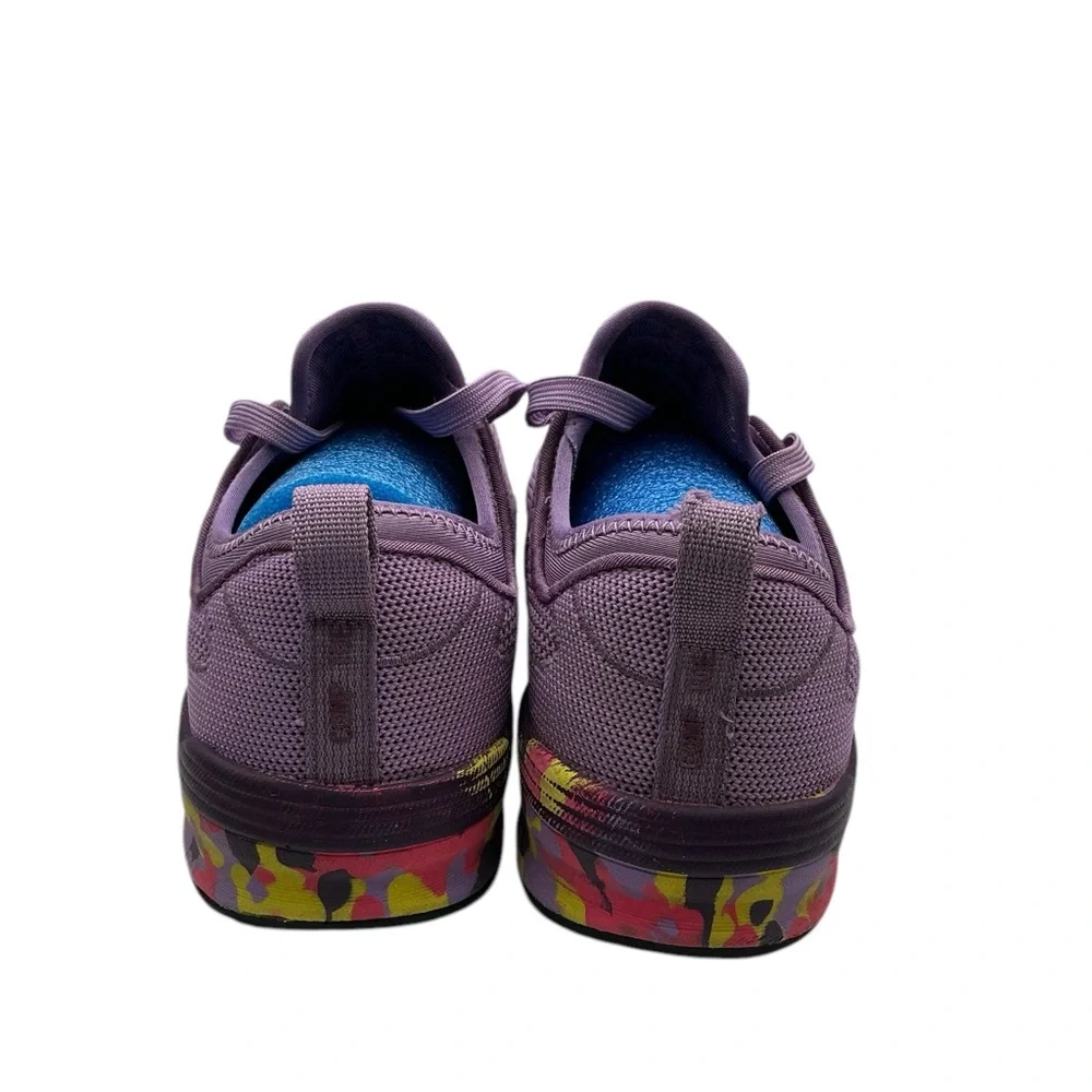 Skechers step out