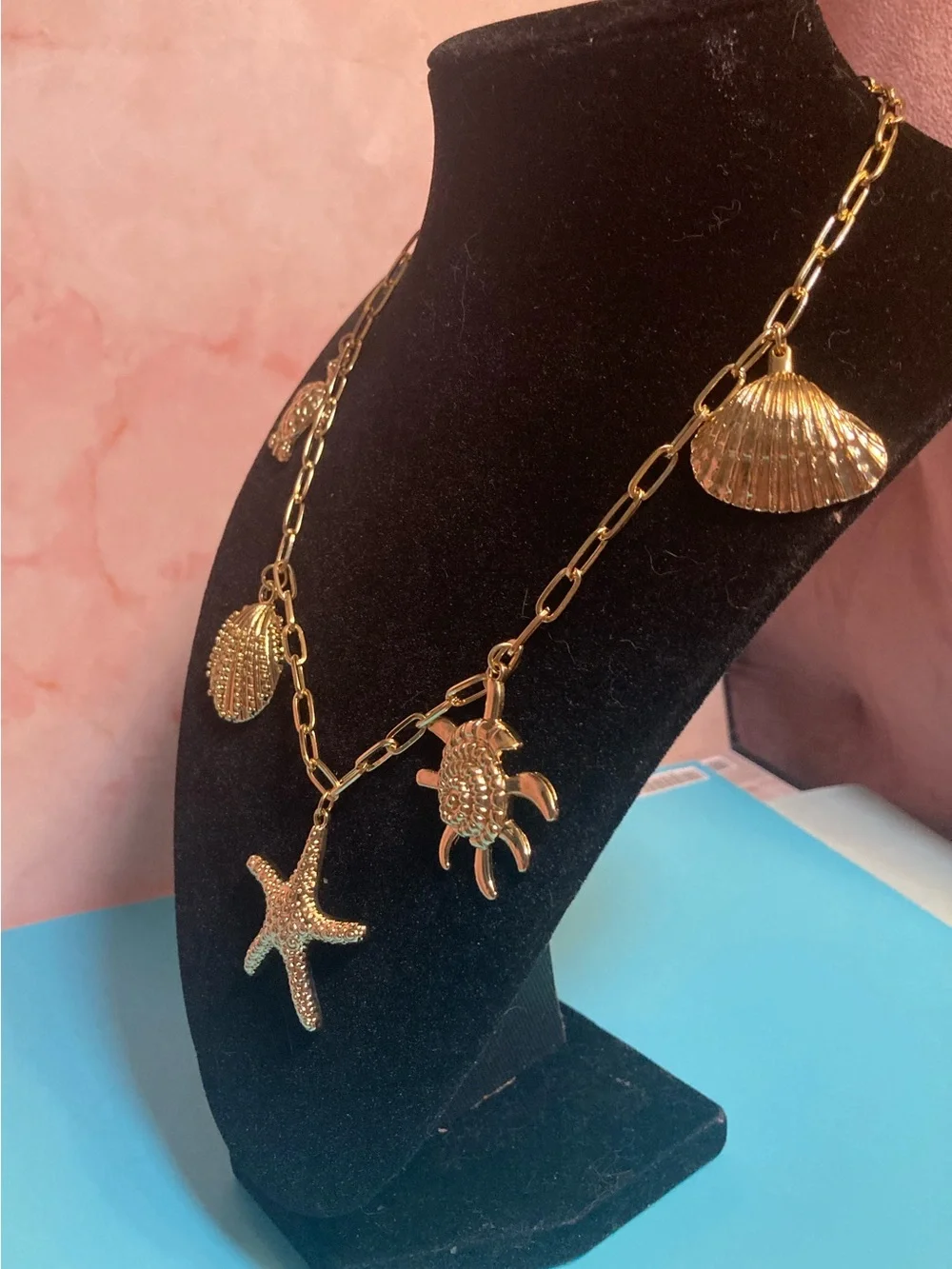 N/A chic gold