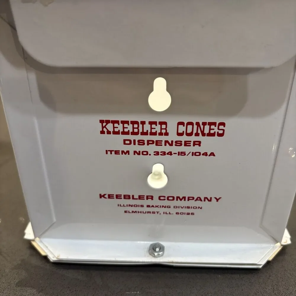 VTG Collectible Keebler Cone Dispenser Wall Mount Advertising IL 334-15/104A