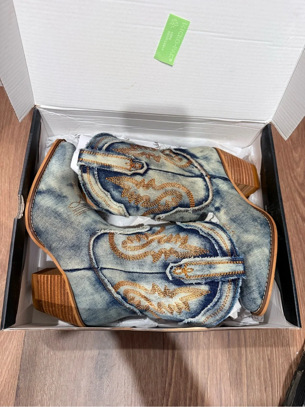 🔥NWT Arider Gurl Women’s Denim Embroidered Cowboy Boot Blue Size 6🔥