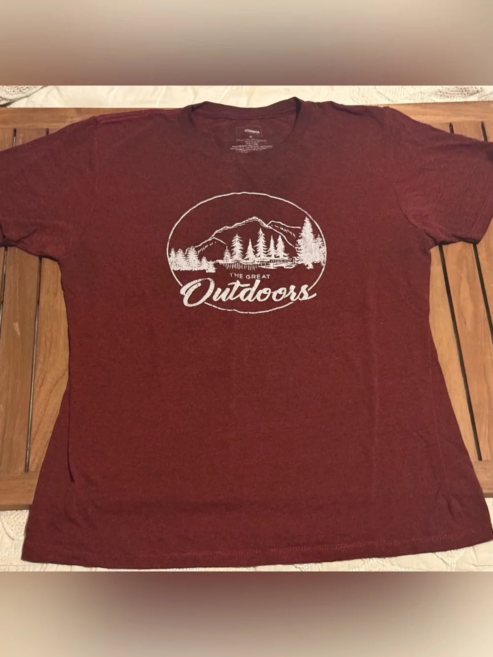 'The Great Outdoors' Graphic Tee - Burgundy