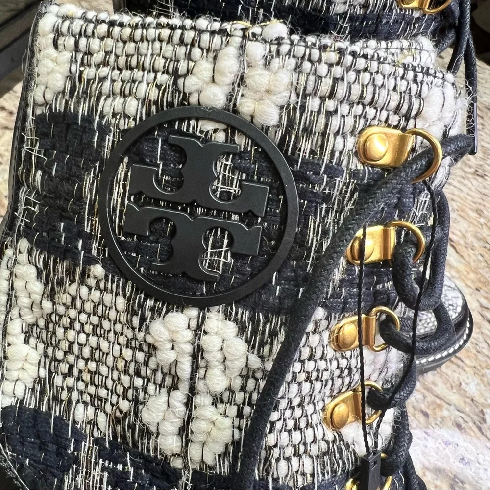 Tory Burch reposhing this