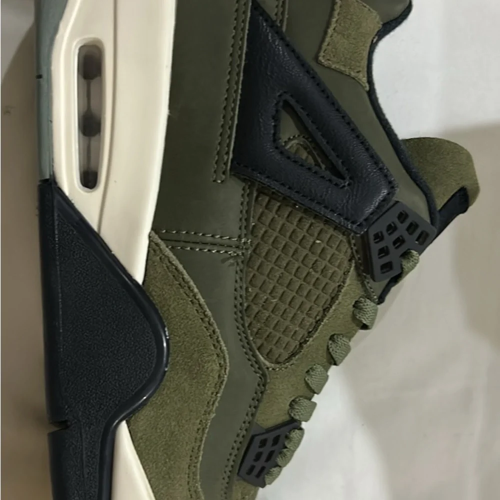 Jordan 4 SE crafts olive green