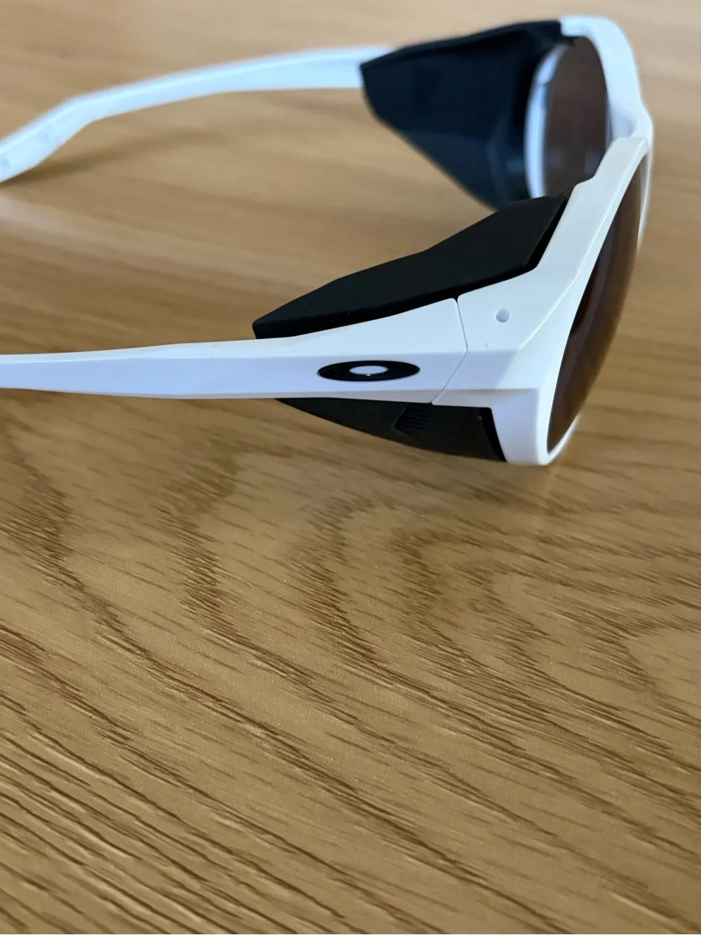 Oakley round sunglasses
