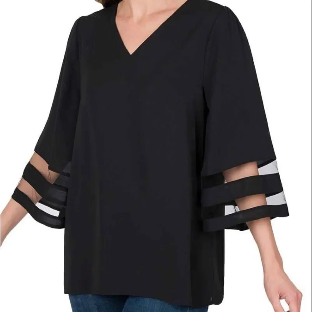 Cute bell sleeve top‎