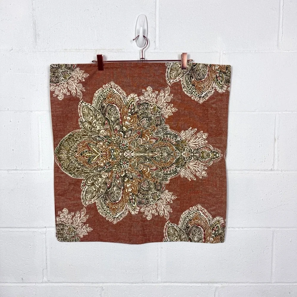 Pottery Barn Pillow Covers 2 Piece Linen Blend 24X24 Brown Floral Medallion BoHo