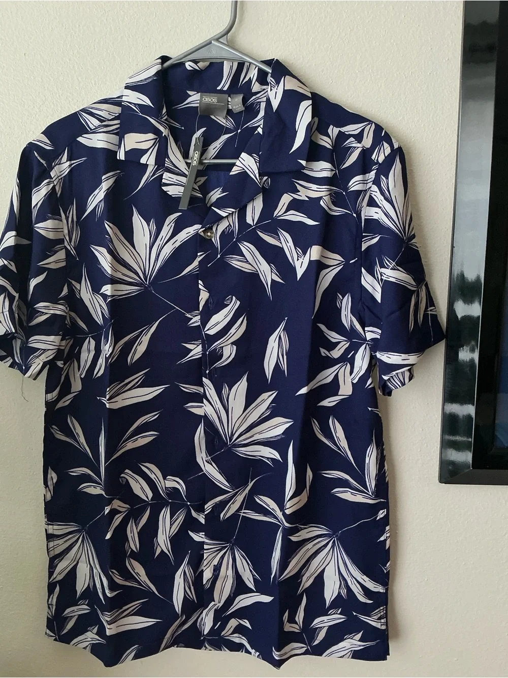 NWT ASOS Navy & White Tropical Print Short-Sleeve Button-Down top
