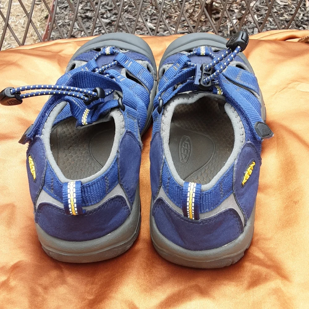 Keen women outdoor