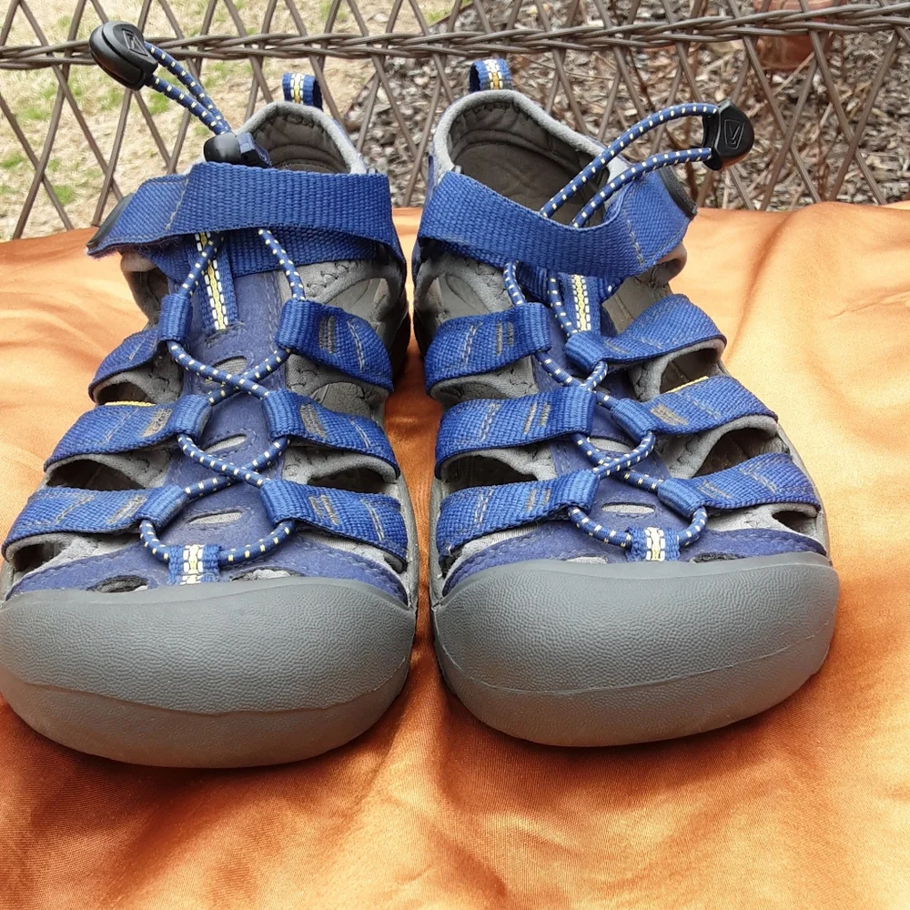 Keen women outdoor